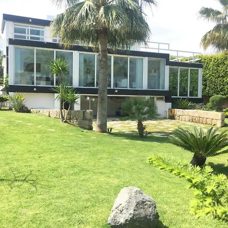 Villa Deluxe *