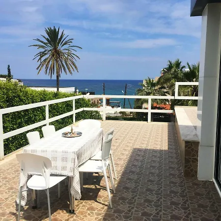 Deluxe * Kyrenia (Northern Cyprus)